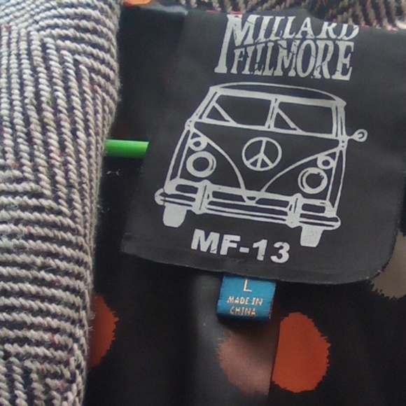 Vest - Picture 2 of 3